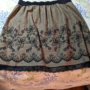 Studio 253 knee-length skirt. Size XL